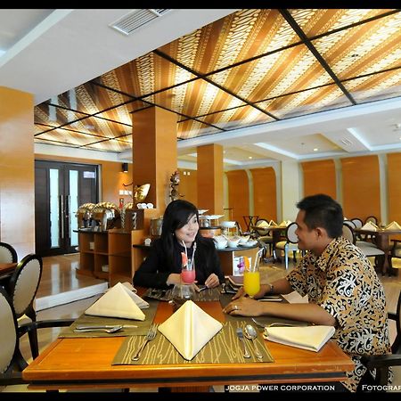 Ros-In Hotel Yogyakarta Esterno foto