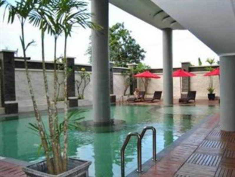 Ros-In Hotel Yogyakarta Esterno foto